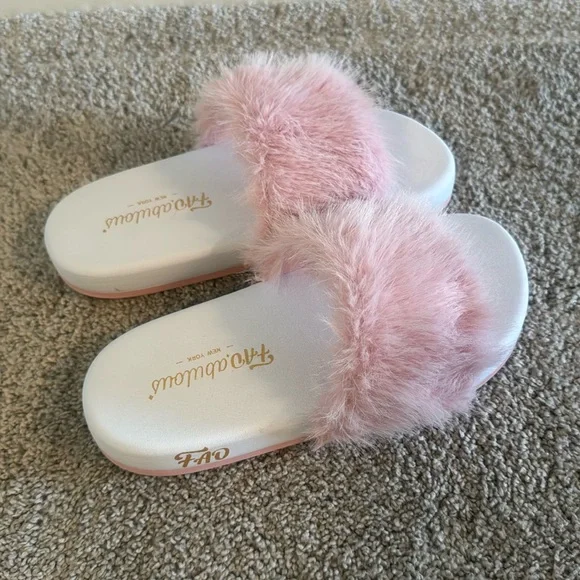 FAO Schwarz Fuzzy Sandal