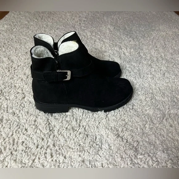 Kids Size 3 Justice Black Fleece Ankle Boots NWT