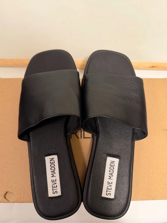 Steve Madden Black Leather slides 6.5 NWT