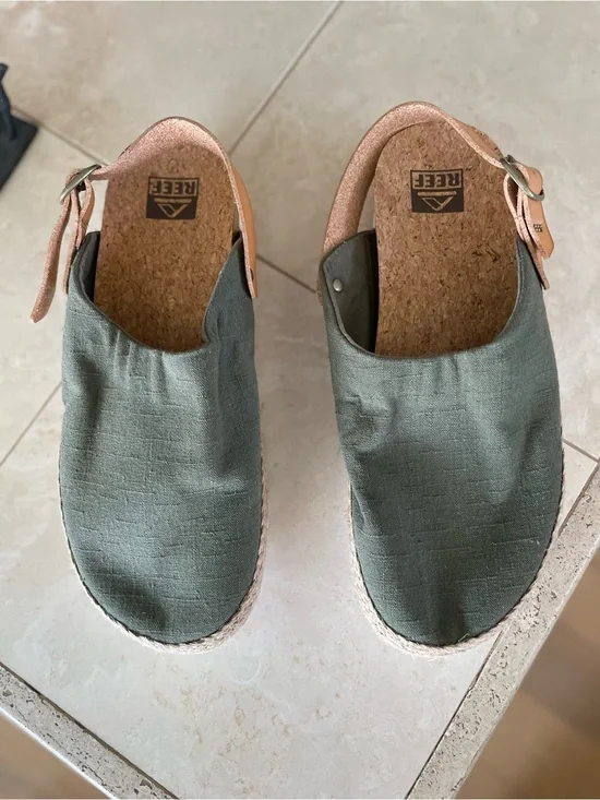Reef Women’s NWOT Green Solid Cushioned Slingback Clog Sandals Cork Insole W 9
