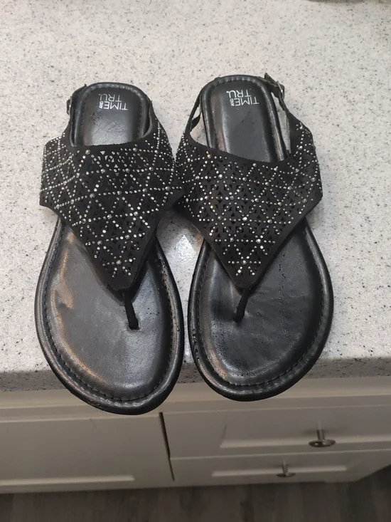 Time and Tru Black🎇🎇✨ Crystal-Accent Thong Sandals