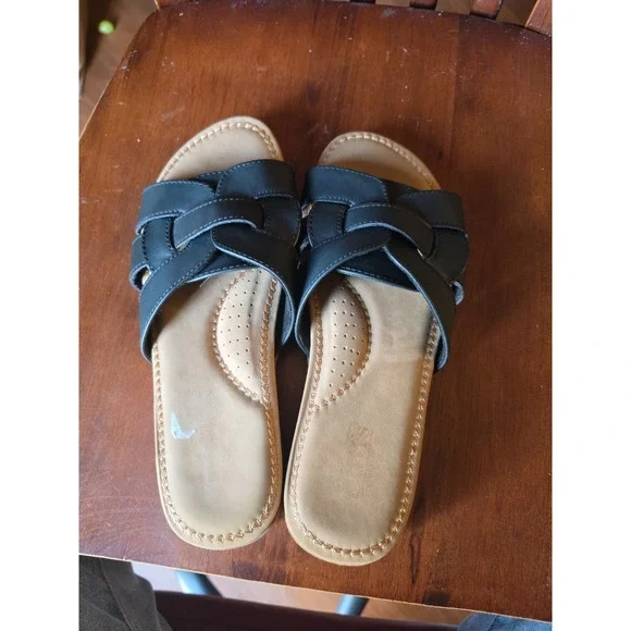 Cliffs White Mountain Black Leather Slide Sandals Size 8.5