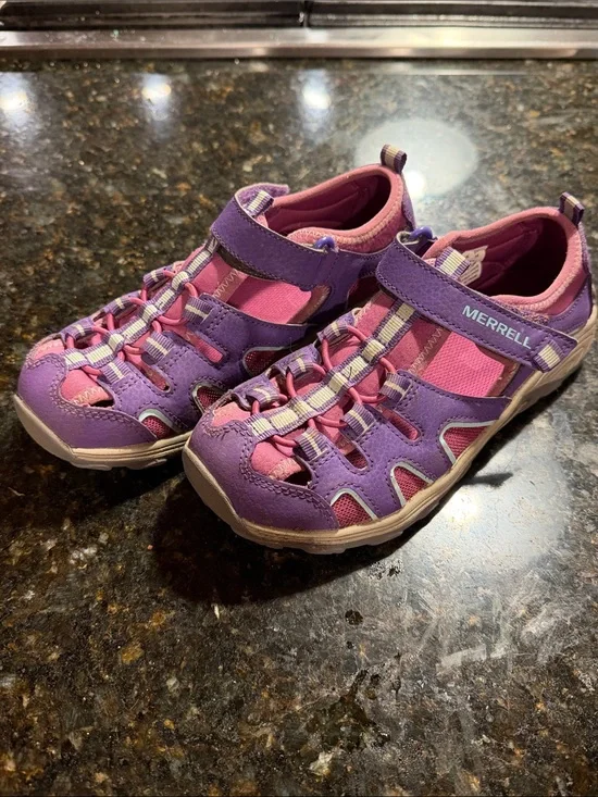 Merrell Girls Water Shoes size 3 EUC
