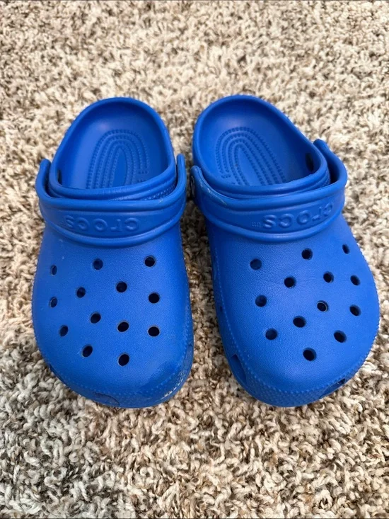 CROCS Kids Classic Clog in Royal Blue