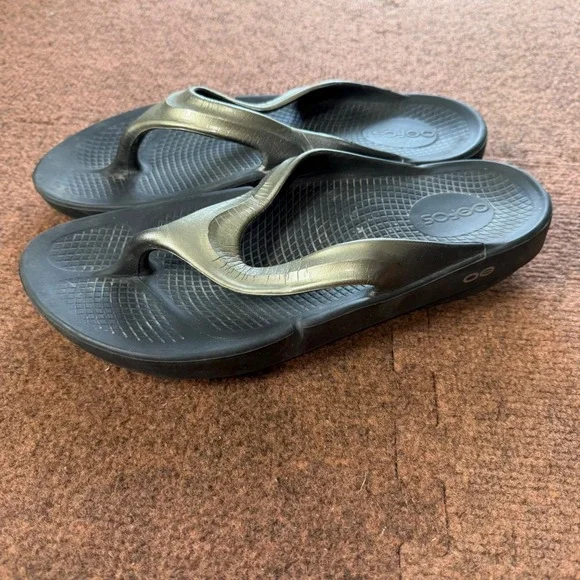 OOFOS OOriginal Sport Recovery Sandals Black Graphite Womens 10 Thong Flip Flops