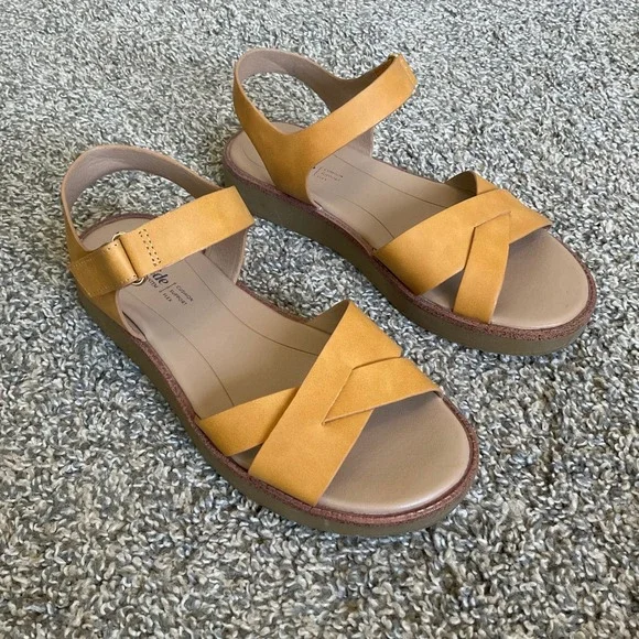 LifeStride Wren Platform Sandals Womens 7W Golden Yellow Strappy Comfort Shoes