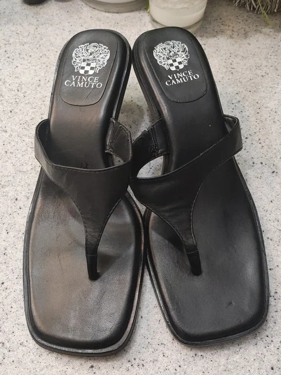 Vince Camuto Black Leather Square-Toe Thong Sandals💃💃💃💃💃💃💃💃💃🔥🔥🔥💥