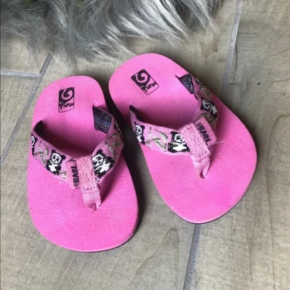 Teva pink panda toddler sandals. Size 5 baby