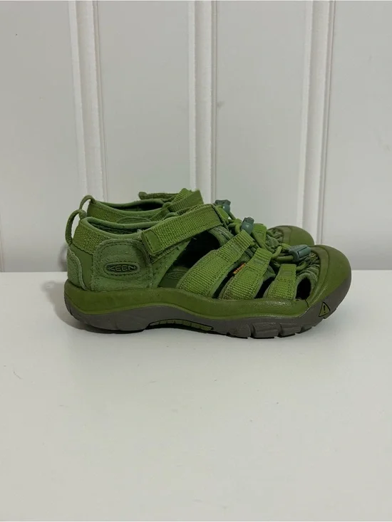 Keen Newport green grey sandals