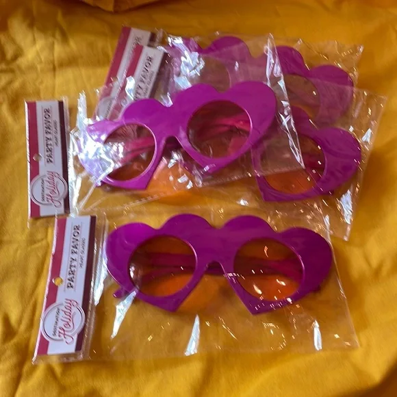 Party favors 4