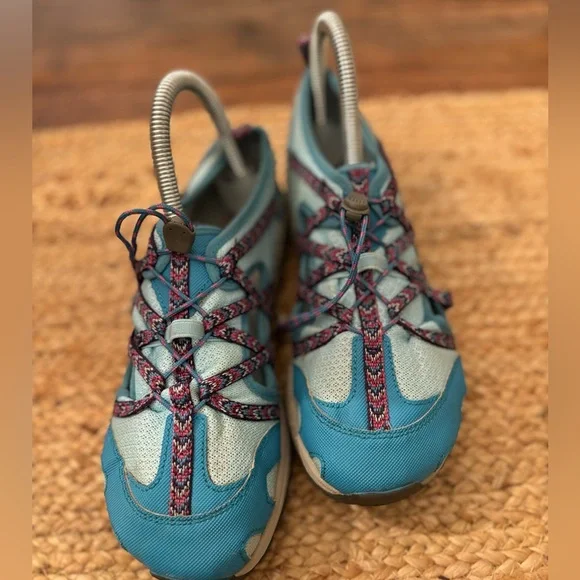 Chaco Little Girls’ Outcross‎ Sandal Sneaker junior size 4
