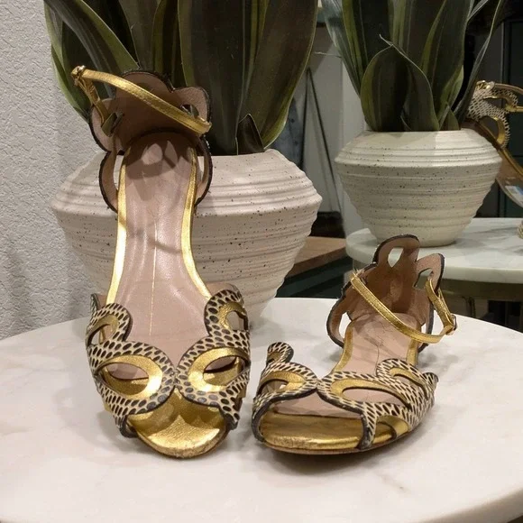 Lola Cruz Animal Print Metallic Gold Sandals Women's 37 Flat Butterfly Leather
