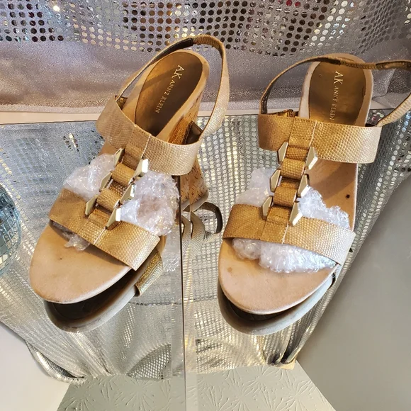Anne Klein Tan Sandals S 9M