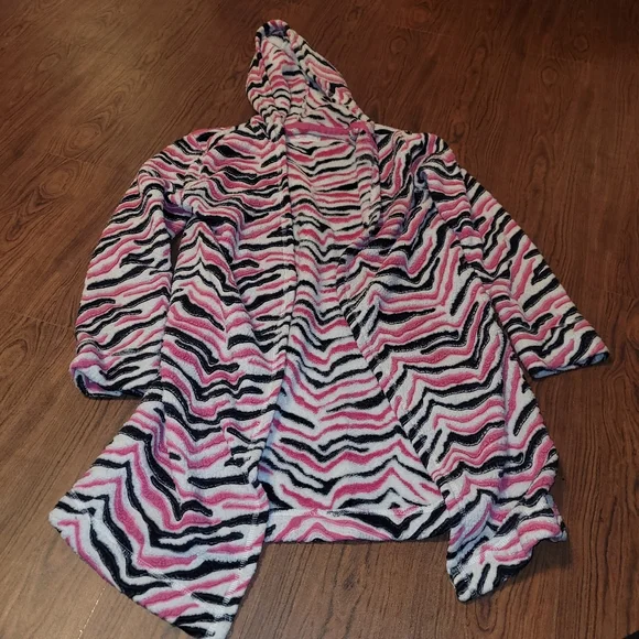Justice girls pink and black zebra print bathrobe size 12/14