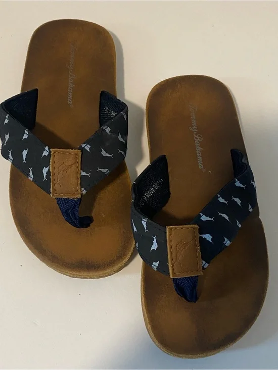 Tommy Bahamas Kids Navy Shark-Print Strap Tan Footbed Flip Flops