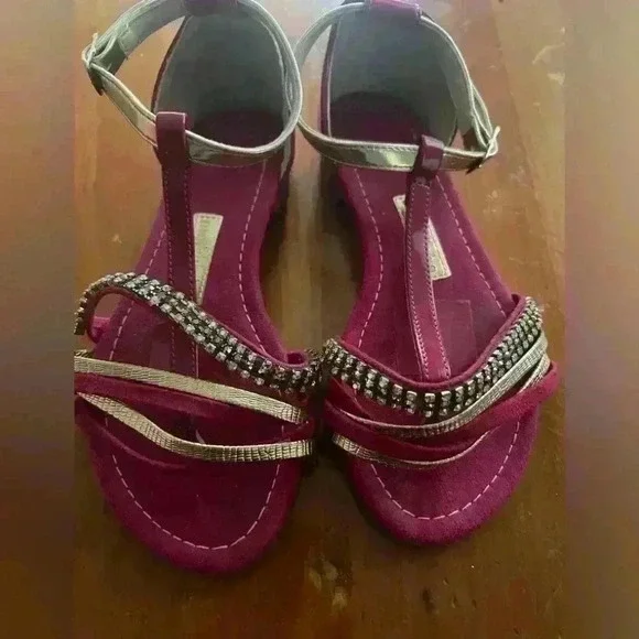 Molekinha Brazilian foot wear pink sandals