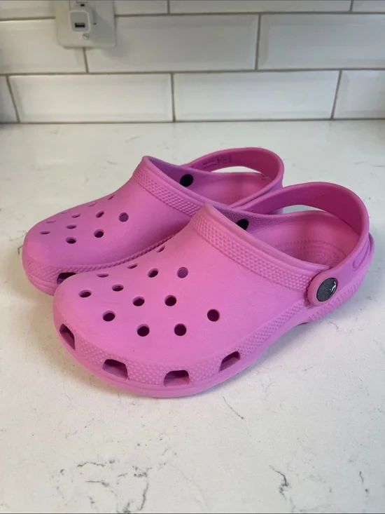Crocs Classic Clogs Pink Kids Size Junior 2 Style # 206991 Fun Rubber Shoes