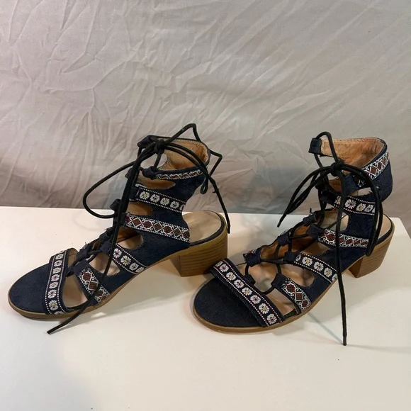 Catherine Malandrino Blue Denim Embroidered Lace Up Block Heel Sandals 7.5