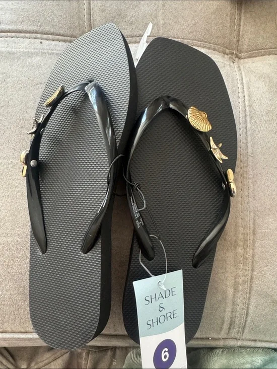 Shade & Shore Black Flip Flop Sandals with Gold Shell Accents