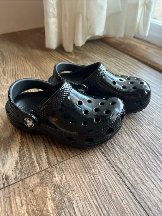 CROCS Kids Black Classic Clog with Heel Strap