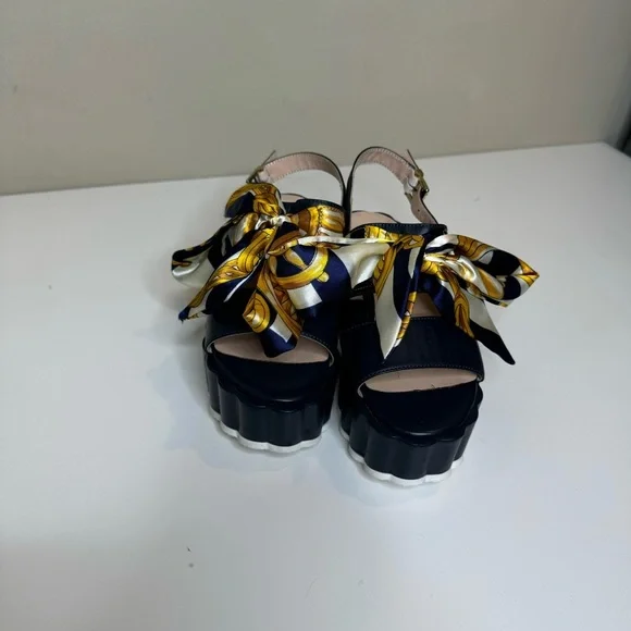 Nila & nila Italian platform sandals size 36