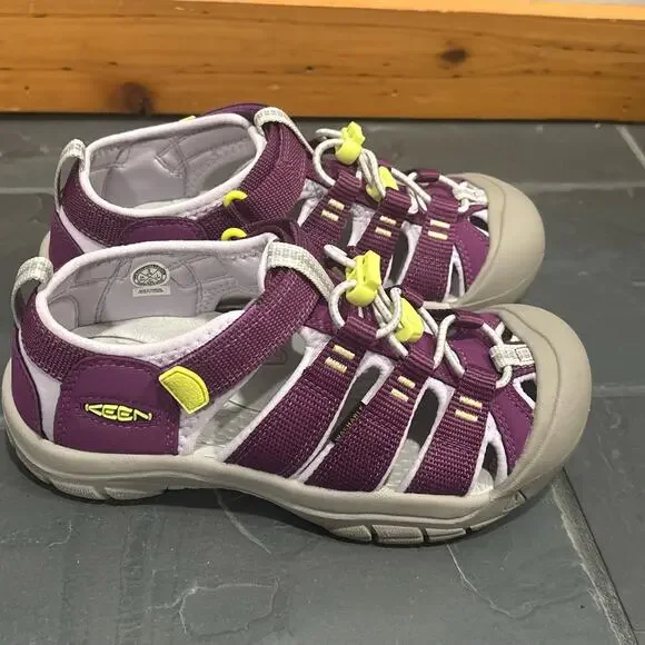 Keen Big Kids Newport H2 Purple Girls Sandals - size 2
