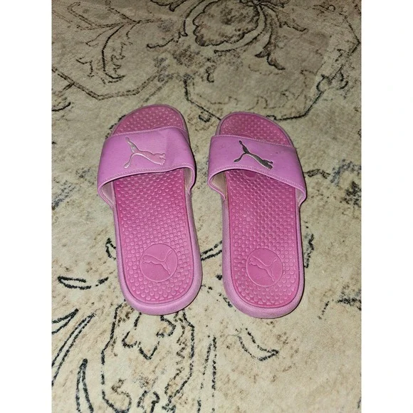Puma Cool Cat Pink Slides Womens Size 7 Silver Logo Athletic Slip On Sandals