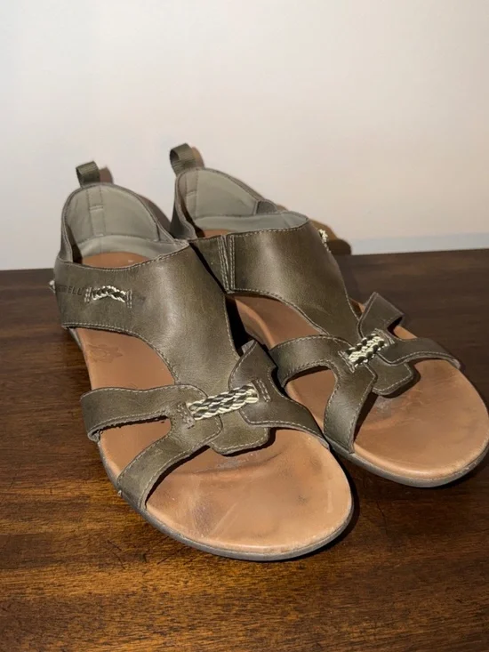 Merrell Women’s Flaxen Olive Leather Sandals Size 9 Outdoors Walking