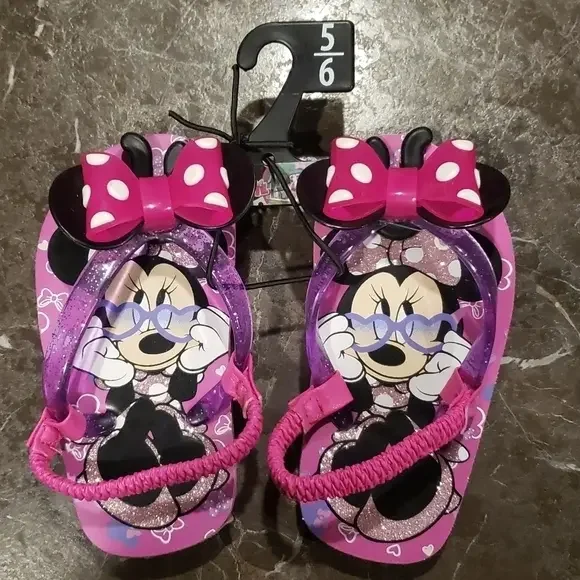 New! Minnie Mouse‎ sandals