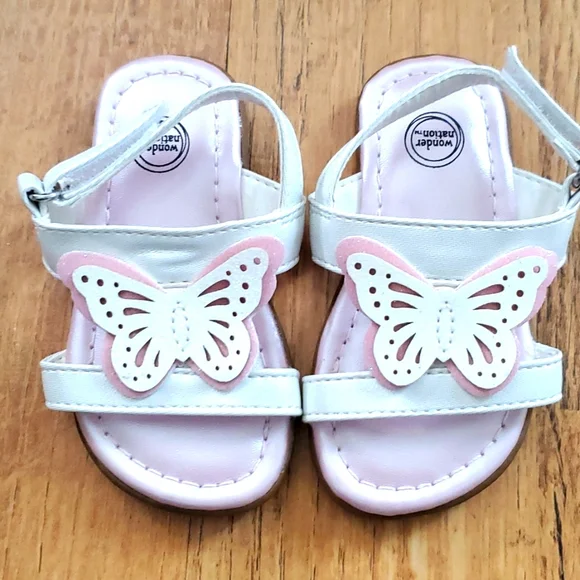 Wonder Nation butterfly‎ sandals white and pink