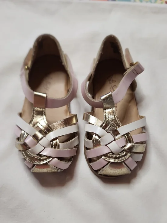 SELF ESTEEM sz 5 Pink ,gold And White Sandals Toddler Shoes  Baby Girls Clothes