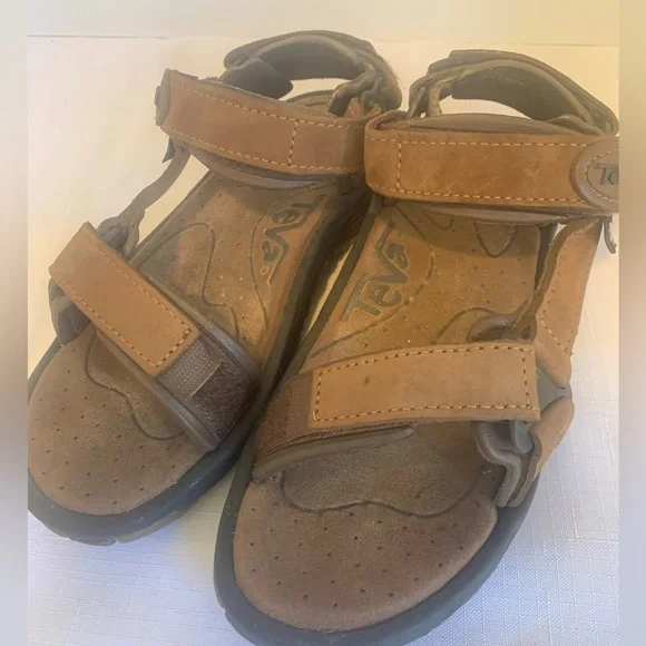 Teva Sandals Brown Leather All Terrain Tevas Women’s Size 7