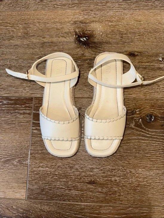 Zara Girls Sandal - size 1.5