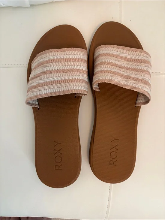 Roxy Slide Sandals in Tan with Stripe Strap-Size 10