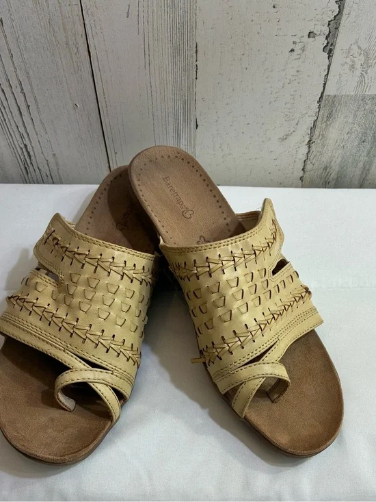 Baretraps Women’s Cream Woven Slide Sandals Women’s Sz 10M