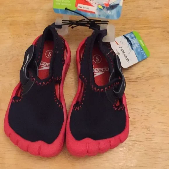Speedo water shoes kids 5-6‎ new