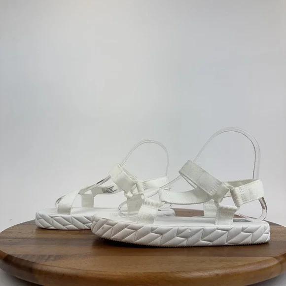 New NWOB Big Kids Dolce Vita Zaidey Strappy Platform White‎ Sandals Size 3 Y