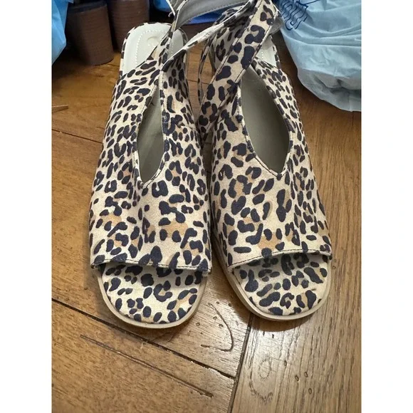 c comfort est 1946 leopard print sandals‎ 11