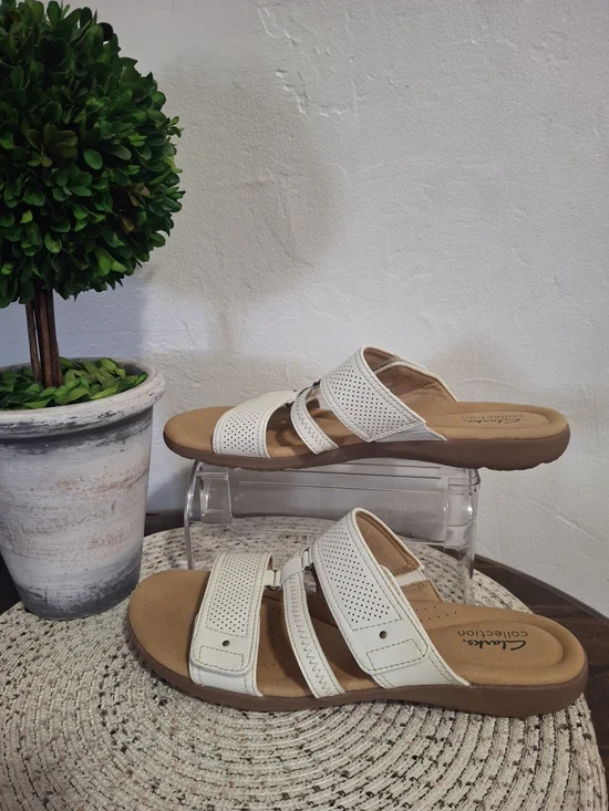 Clarks Cream/White Elizabelle Ave Sandals Size 11.