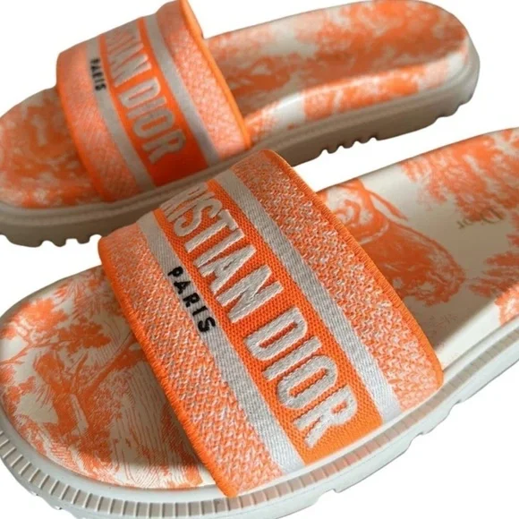 Dway slide in orange