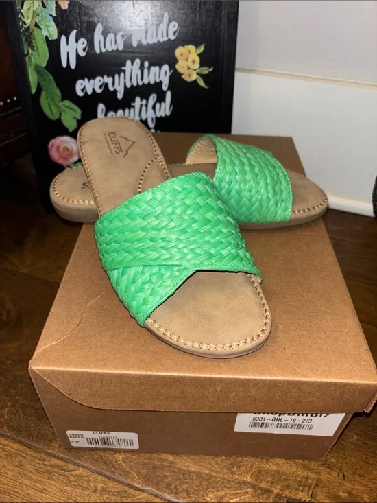 Cliffs FLAWLESS Green Raffia Sz 9 Braided Slide Sandals NIB