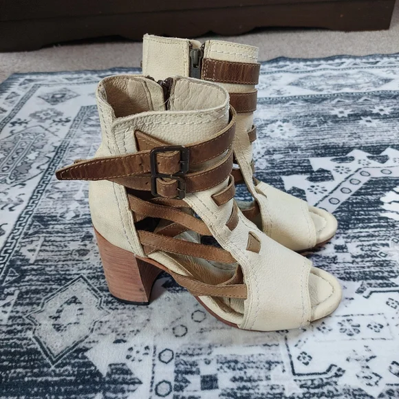 Freebird By Stevens Tiara Heeled Peep Toe‎ Sandals Size 7