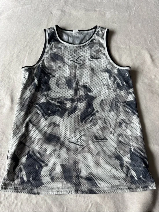 Old Navy Gray & Black Camouflage Mesh Tank Top