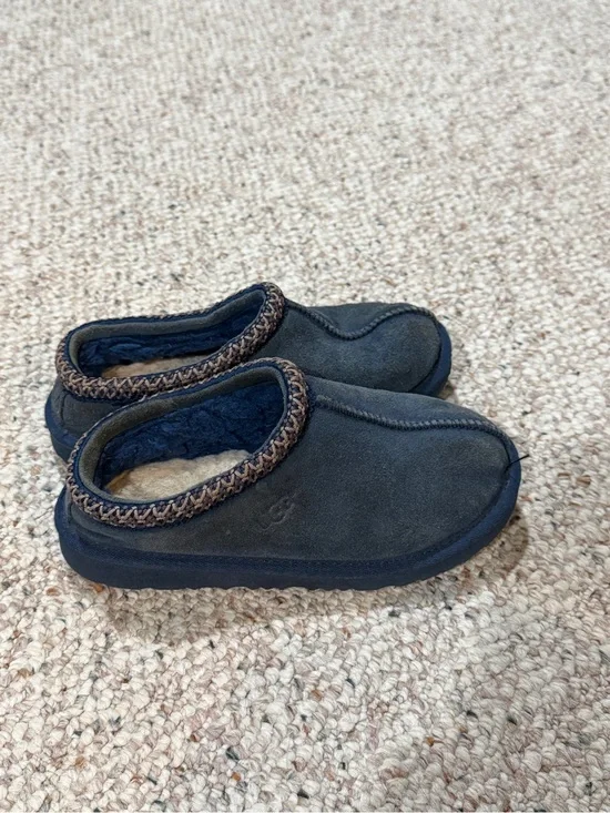 UGG tasmans Navy Suede Slip-On Slippers size kids 2