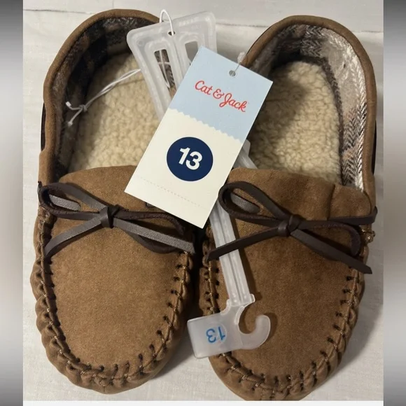 NWT Cat and Jack slippers youth size 13