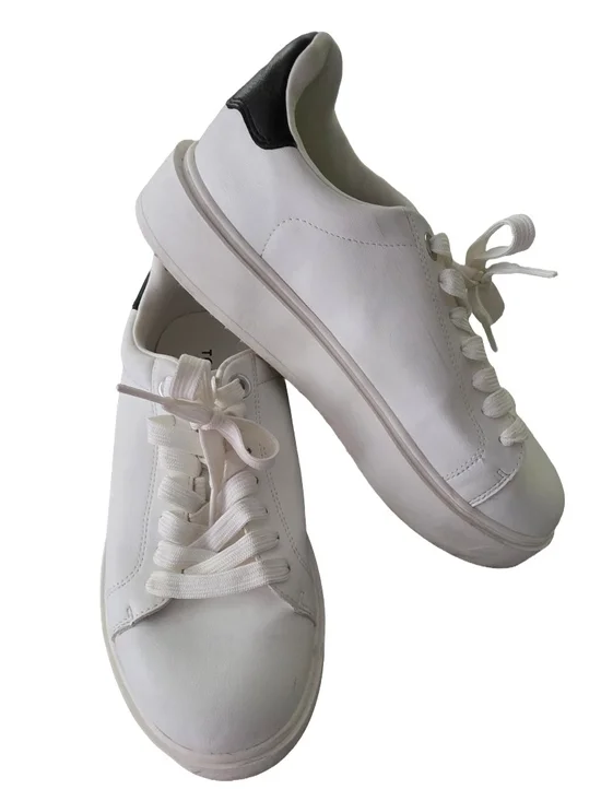 Torrid Classic White Low-Top Sneakers with Black Heel Accent - Women