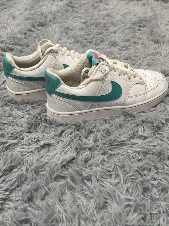 Nike Women's White Sneaker