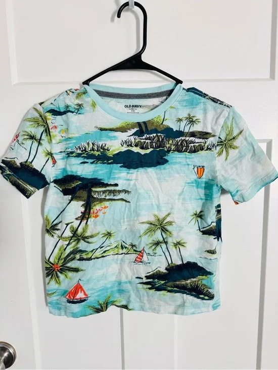 Old Navy Light Blue Tropical Print Tee with Red Accents