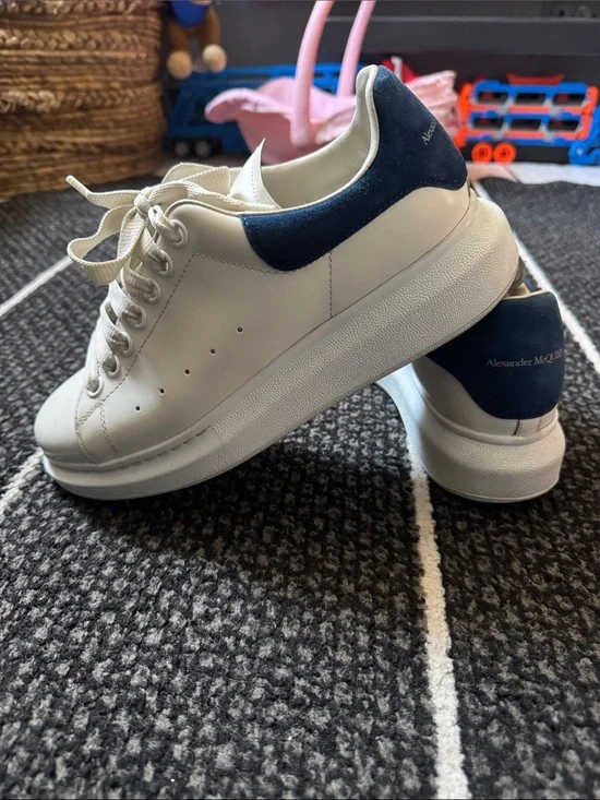 Alexander McQueen White Leather Platform Sneakers with Navy Heel Tab