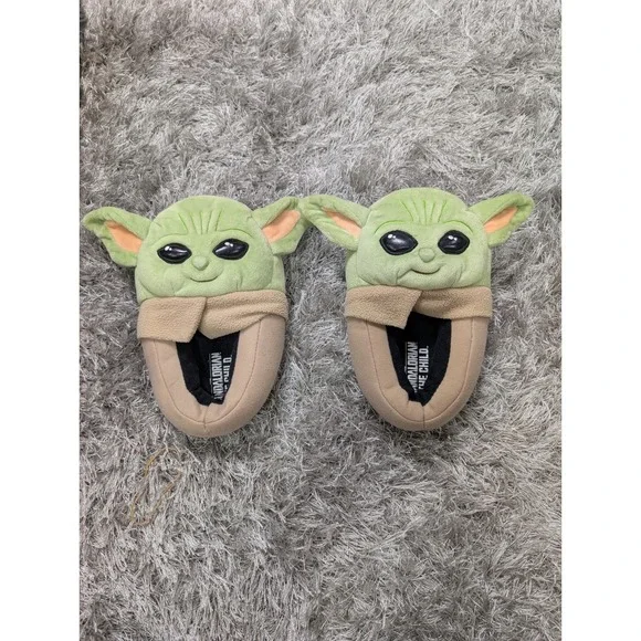 Star Wars The Mandalorian The Child Baby Yoda Plush Slippers Kids Size 2-3 5291